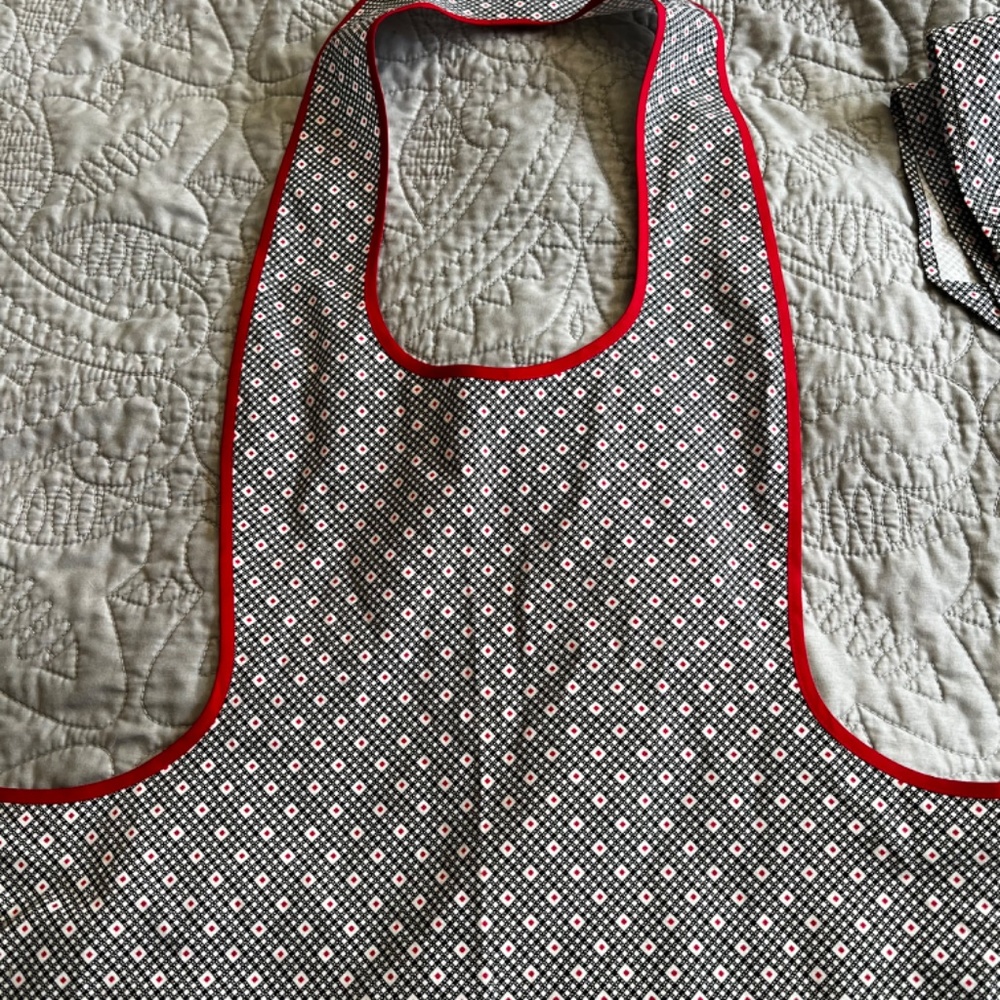 Retro Style Apron - Picture 4 of 5